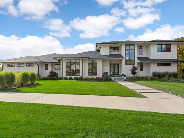 1001 Highland Park Ave, Coralville, IA 52241