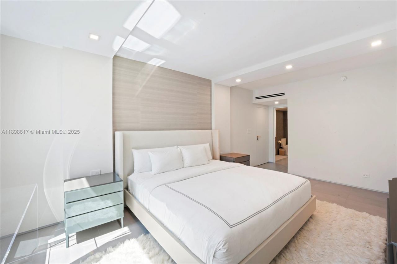 2301 Collins Ave, Unit 1005, Miami Beach, FL 33139 Photo