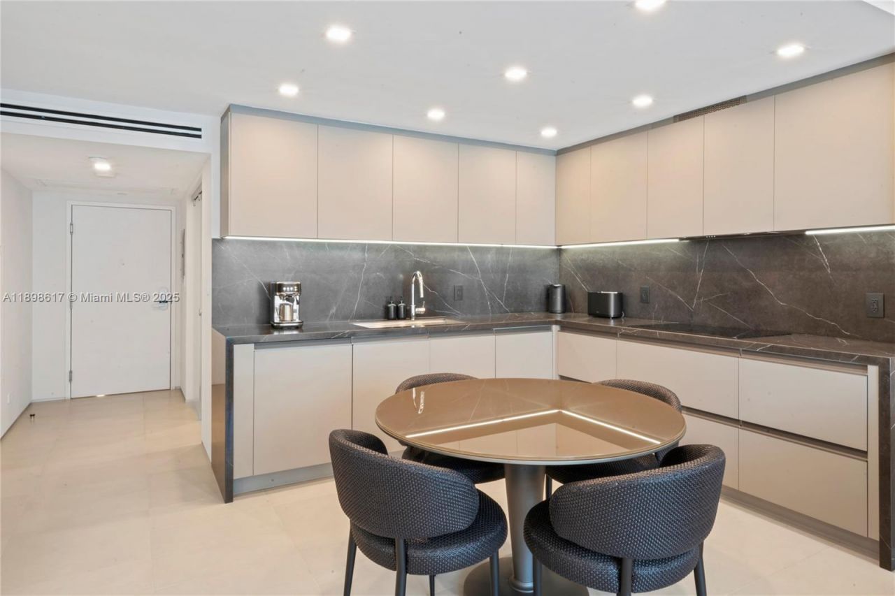 2301 Collins Ave, Unit 1005, Miami Beach, FL 33139 Photo