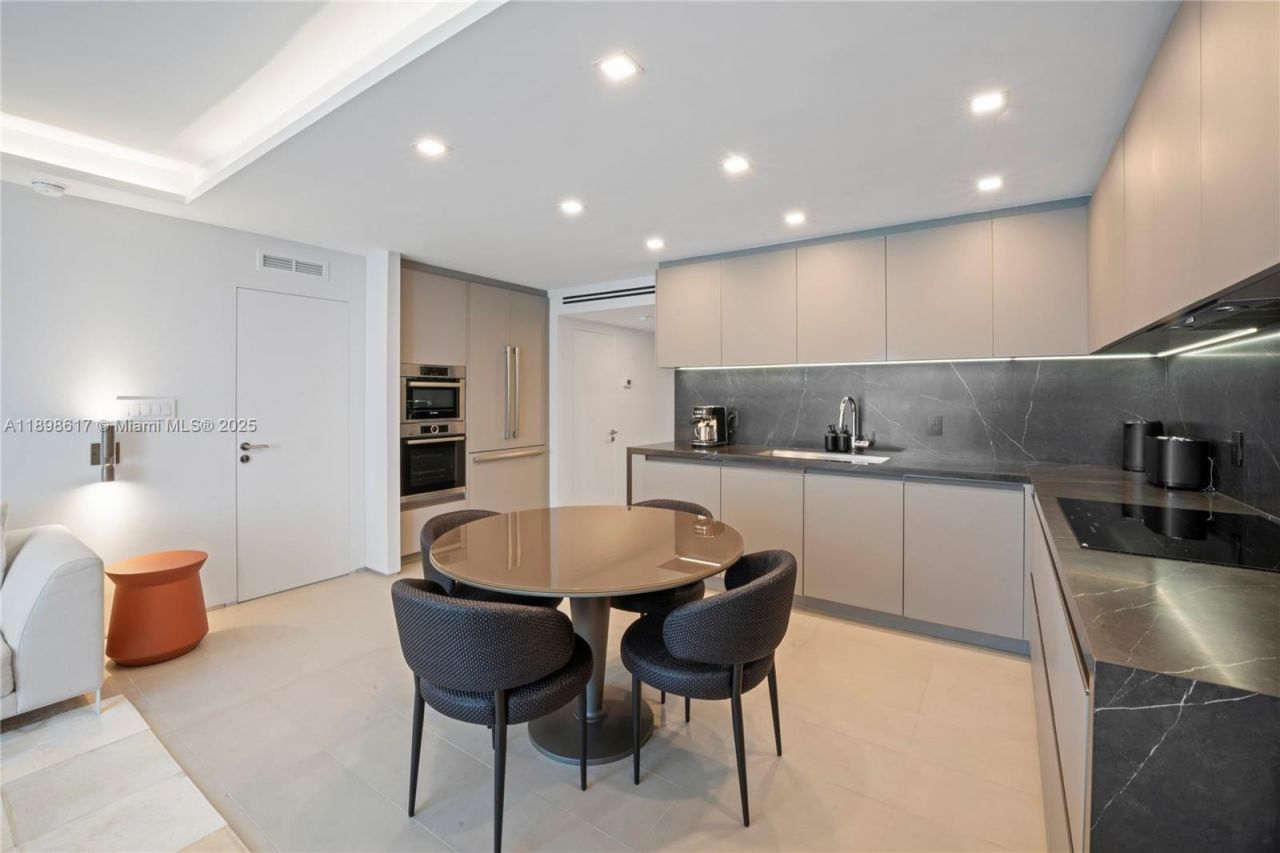 2301 Collins Ave, Unit 1005, Miami Beach, FL 33139 Photo