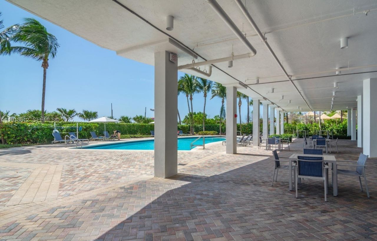 6515 Collins Ave, Unit 1007, Miami Beach, FL 33141 Photo