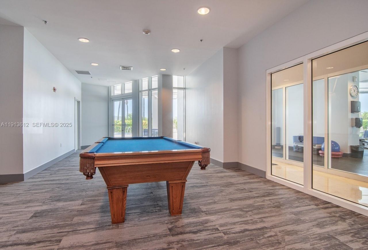 6515 Collins Ave, Unit 1007, Miami Beach, FL 33141 Photo