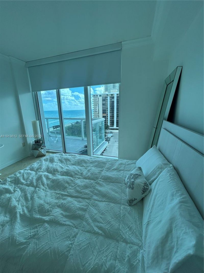 6515 Collins Ave, Unit 1007, Miami Beach, FL 33141 Photo