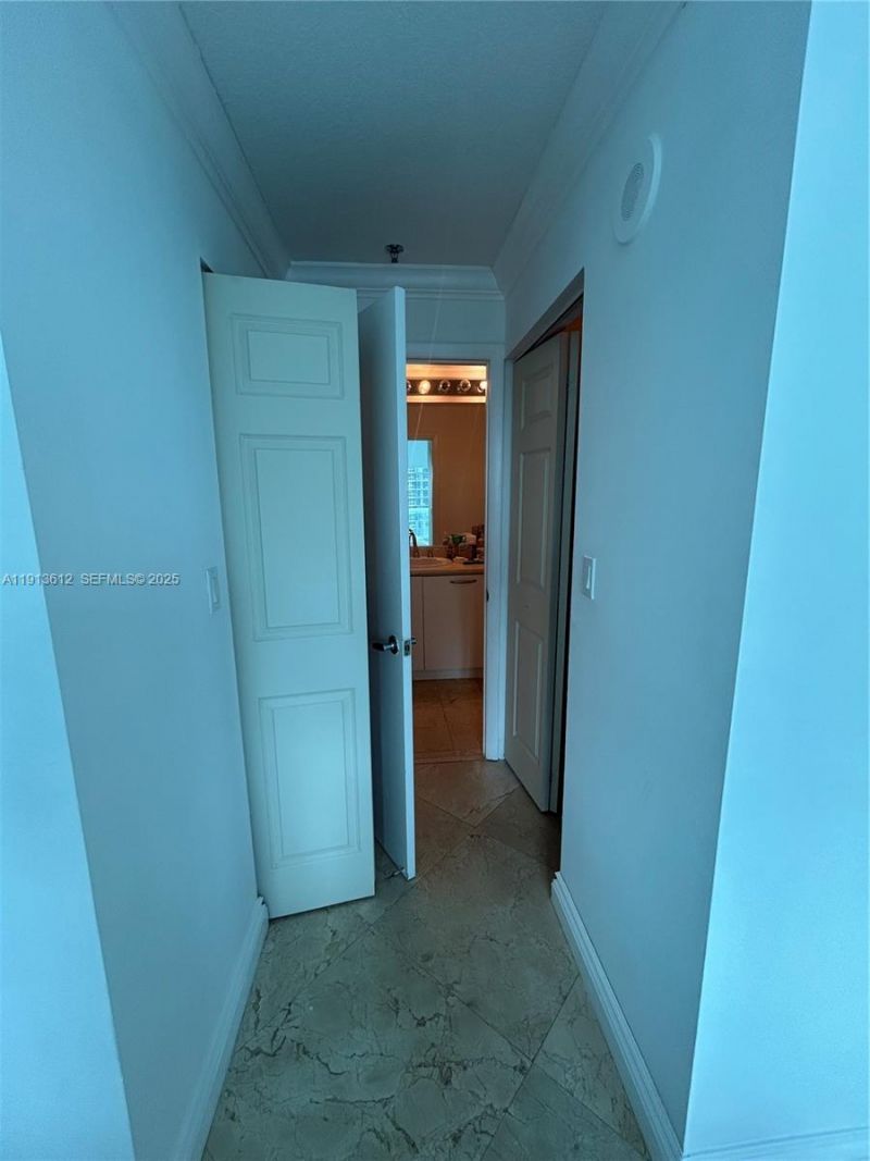6515 Collins Ave, Unit 1007, Miami Beach, FL 33141 Photo