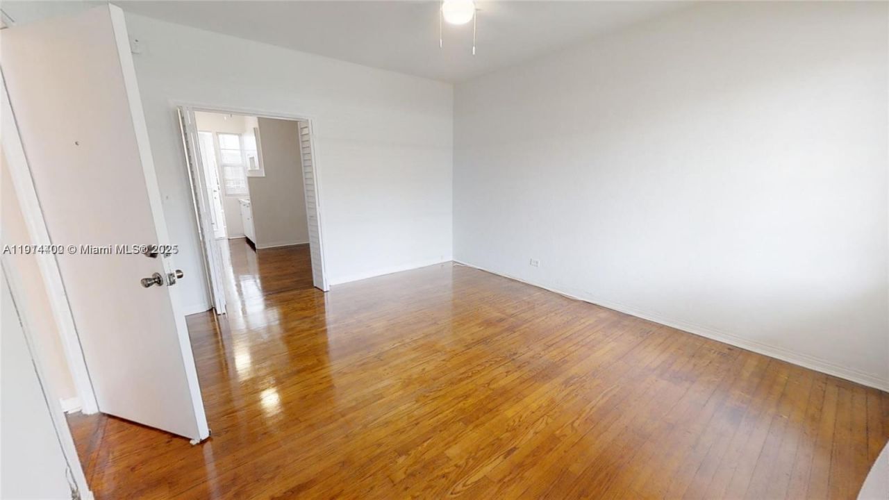 639 12th St, Unit 3, Miami Beach, FL 33139 Photo