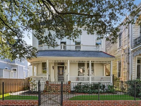 2520 MAGAZINE Street, New Orleans, LA 70130