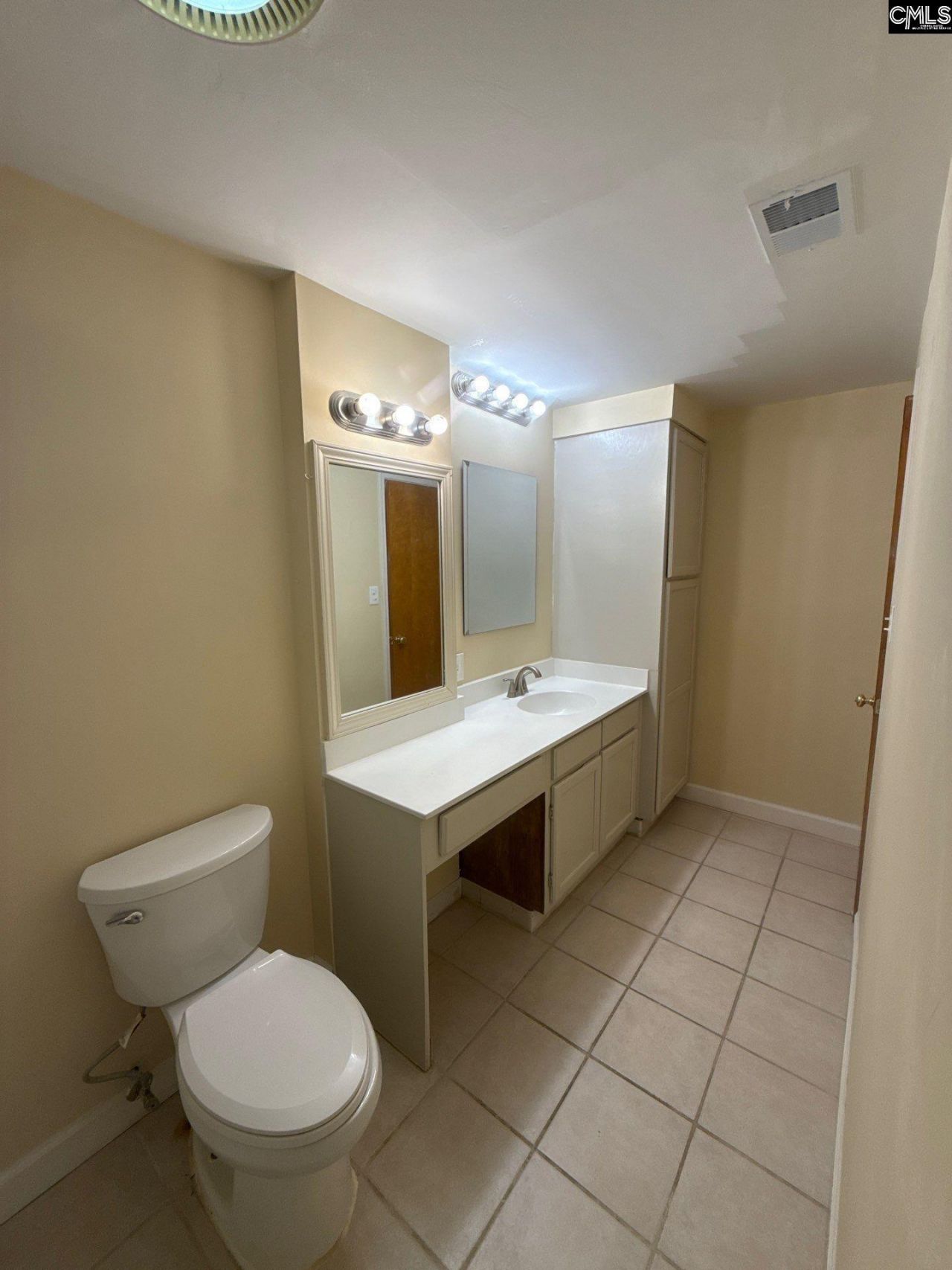 2002 Greene Street Photo 10