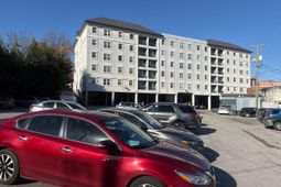 2002 Greene Street photo 4