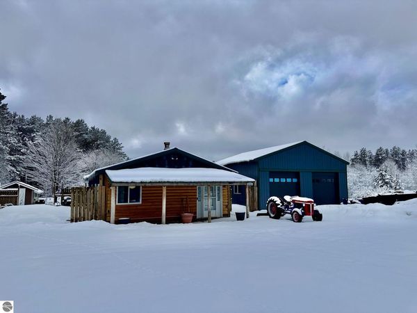 5935 Greenleaf Lane, Grawn, MI 49637