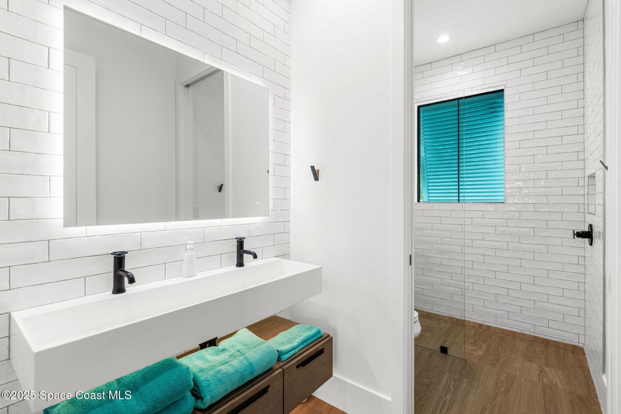 2021 S Orlando Avenue, Cocoa Beach, FL 32931 Photo