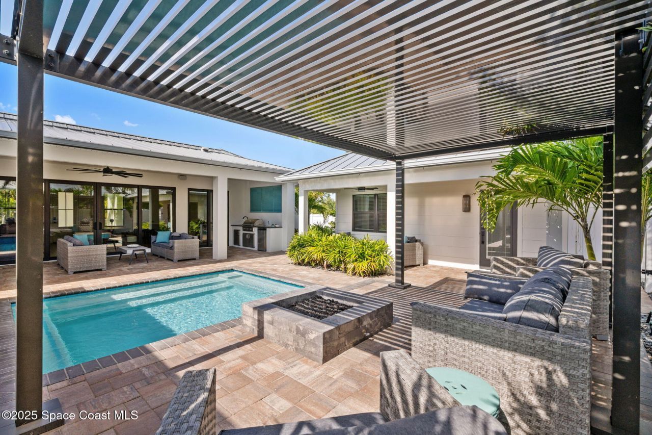 2021 S Orlando Avenue, Cocoa Beach, FL 32931 Photo