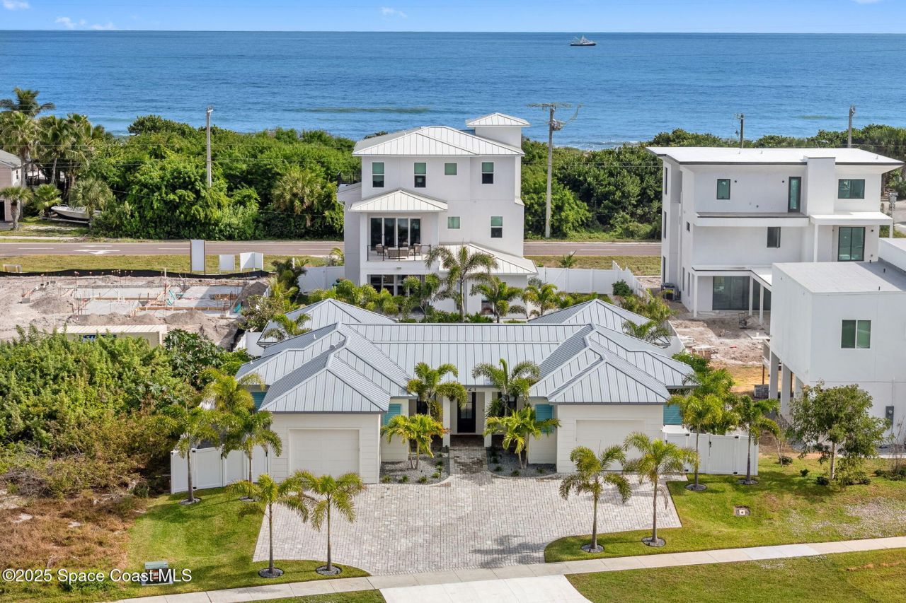 2021 S Orlando Avenue, Cocoa Beach, FL 32931 Photo