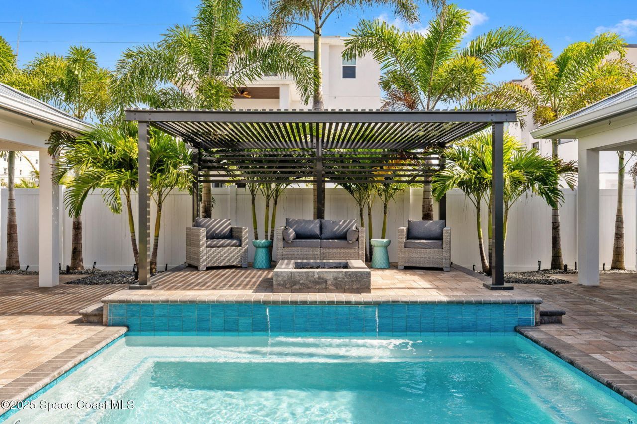 2021 S Orlando Avenue, Cocoa Beach, FL 32931 Photo