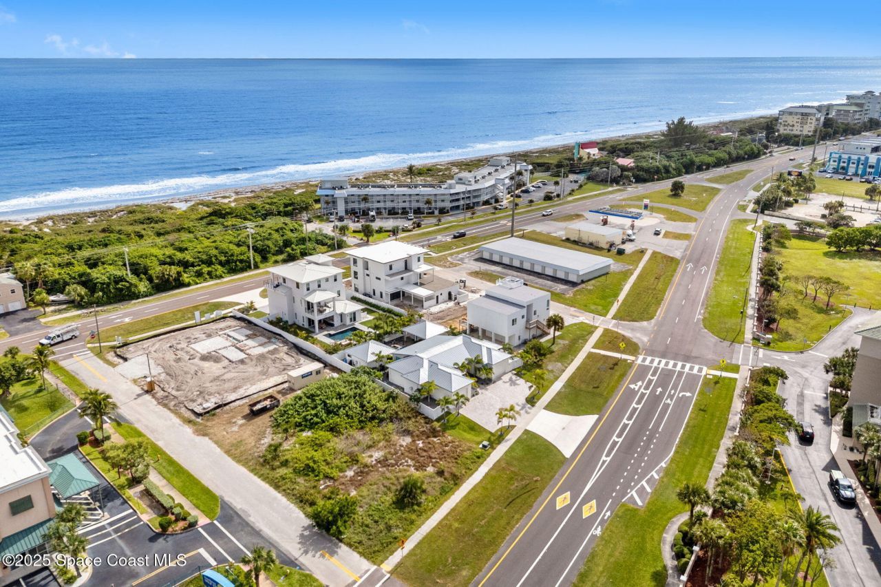 2021 S Orlando Avenue, Cocoa Beach, FL 32931 Photo