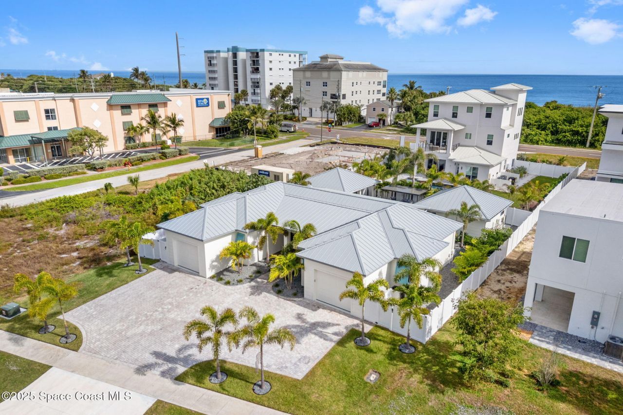 2021 S Orlando Avenue, Cocoa Beach, FL 32931 Photo