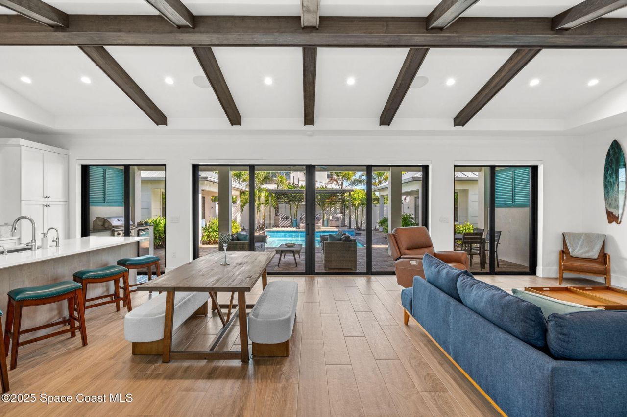 2021 S Orlando Avenue, Cocoa Beach, FL 32931 Photo