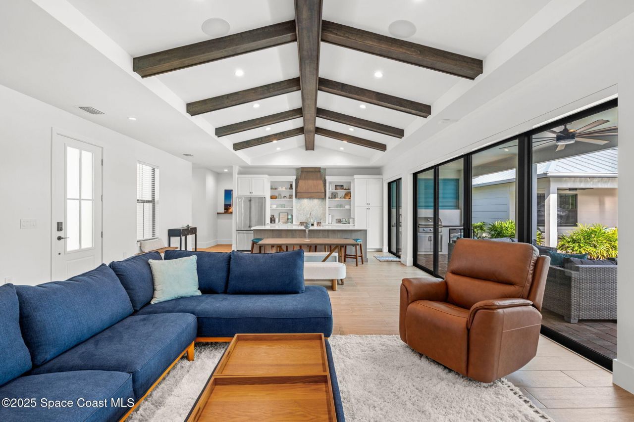 2021 S Orlando Avenue, Cocoa Beach, FL 32931 Photo