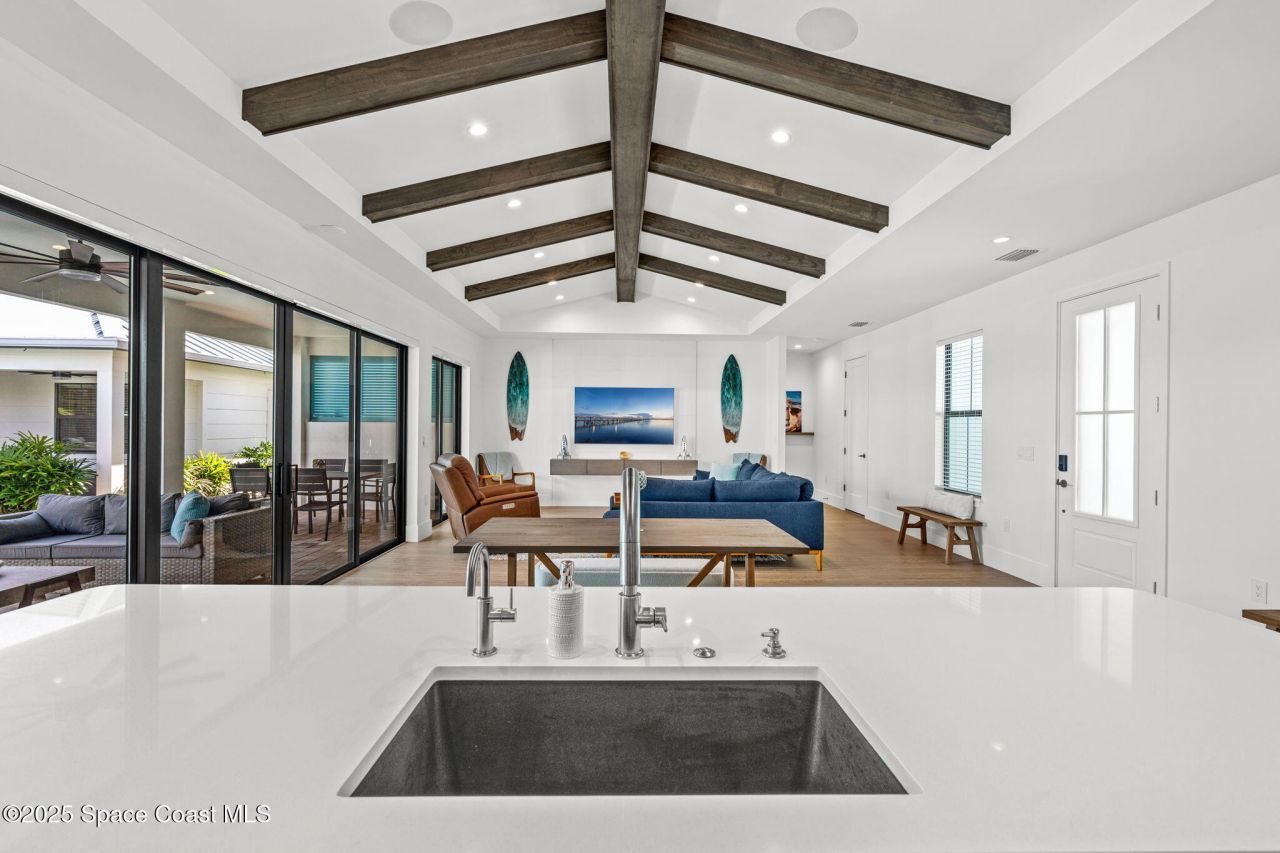 2021 S Orlando Avenue, Cocoa Beach, FL 32931 Photo