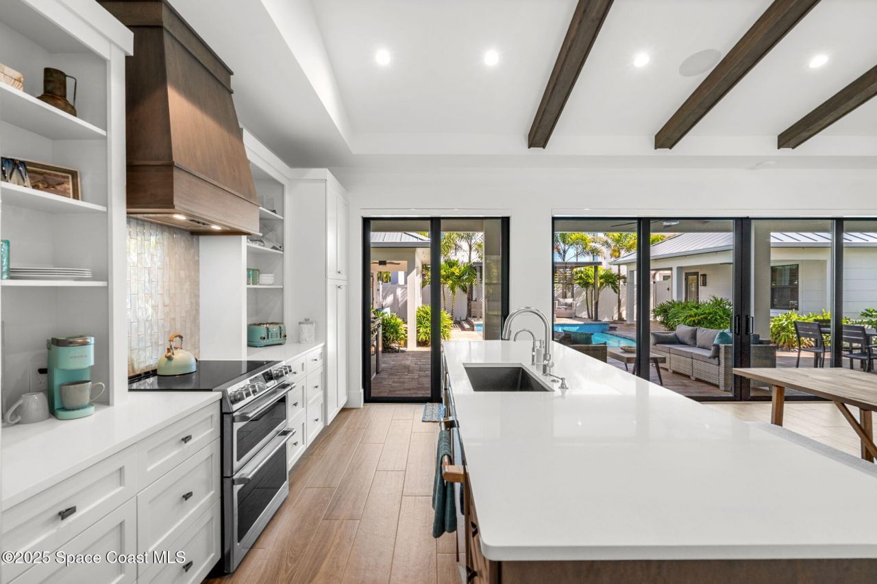 2021 S Orlando Avenue, Cocoa Beach, FL 32931 Photo