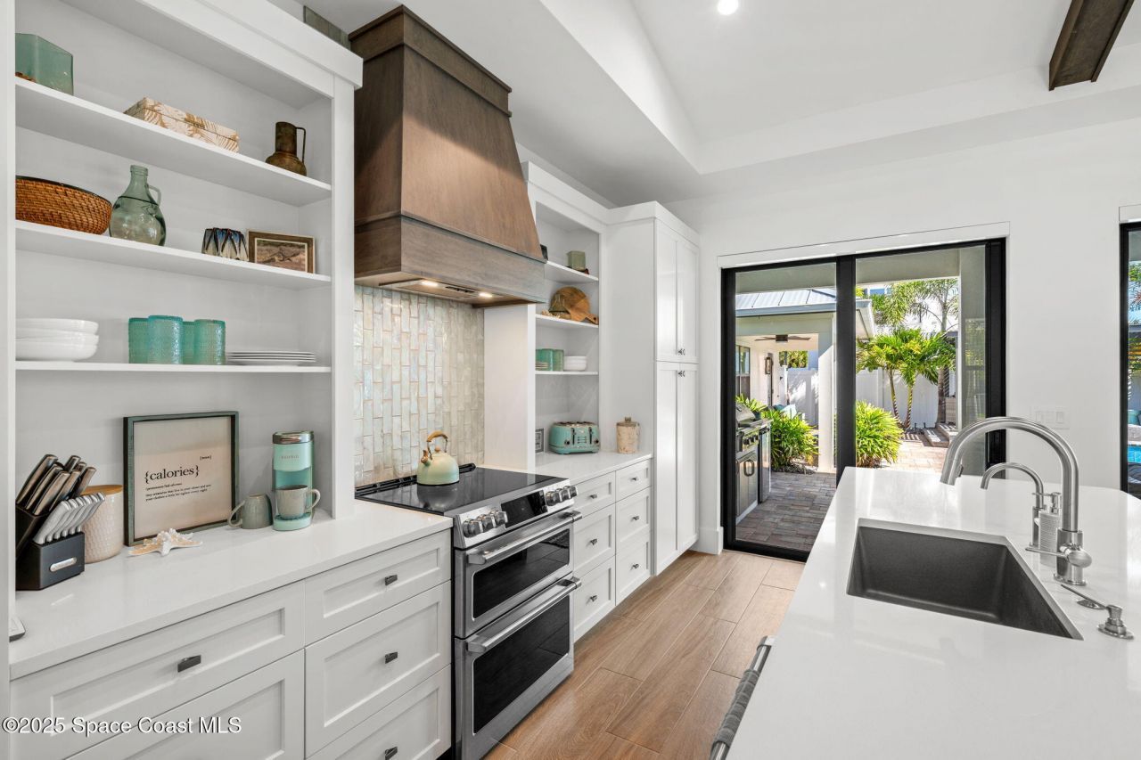 2021 S Orlando Avenue, Cocoa Beach, FL 32931 Photo