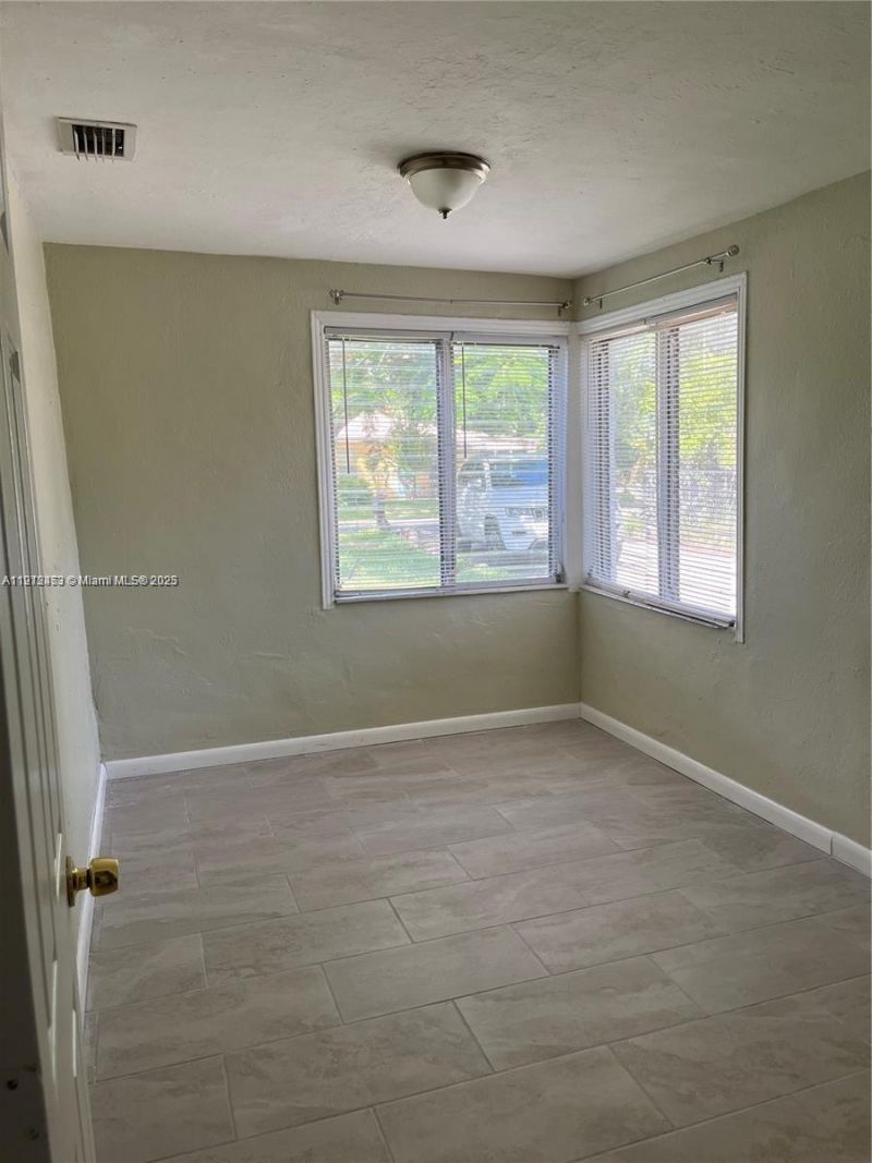 1140 NW 4th Ave, Fort Lauderdale, FL 33311 Photo