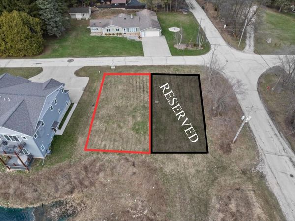 W5705 Summit Woods Ln, Unit 20, Rhine, WI 53073