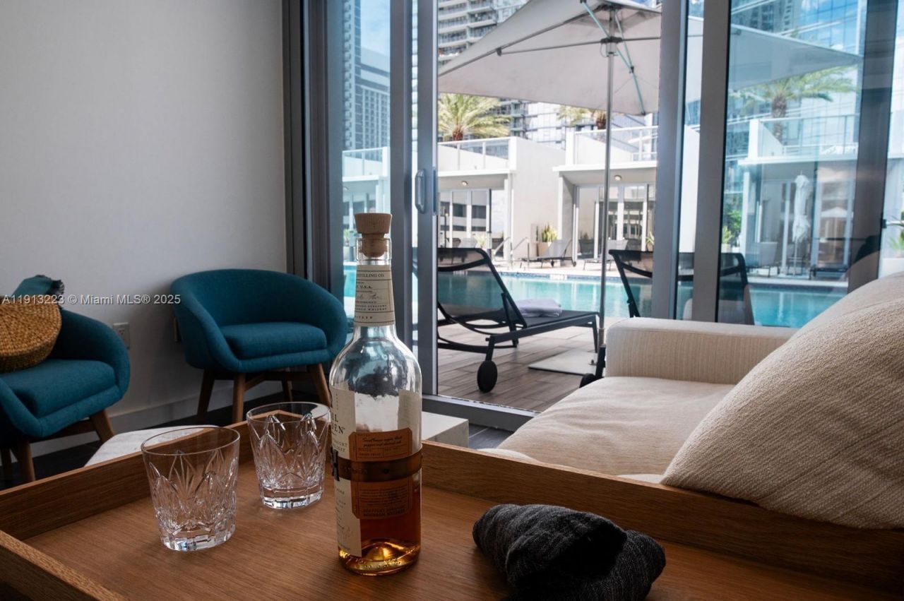 851 NE 1st Ave, Unit 1811, Miami, FL 33132 Photo