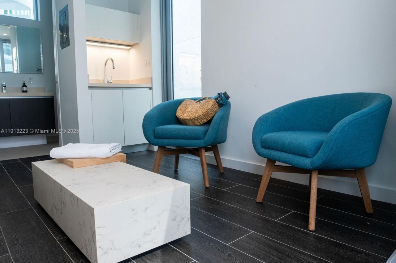 851 NE 1st Ave, Unit 1811, Miami, FL 33132 Photo