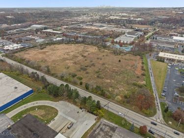 Rockside Road, Valley View, OH 44125