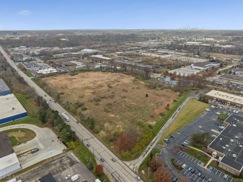 Rockside Road, Valley View, OH 44125 Photo 12