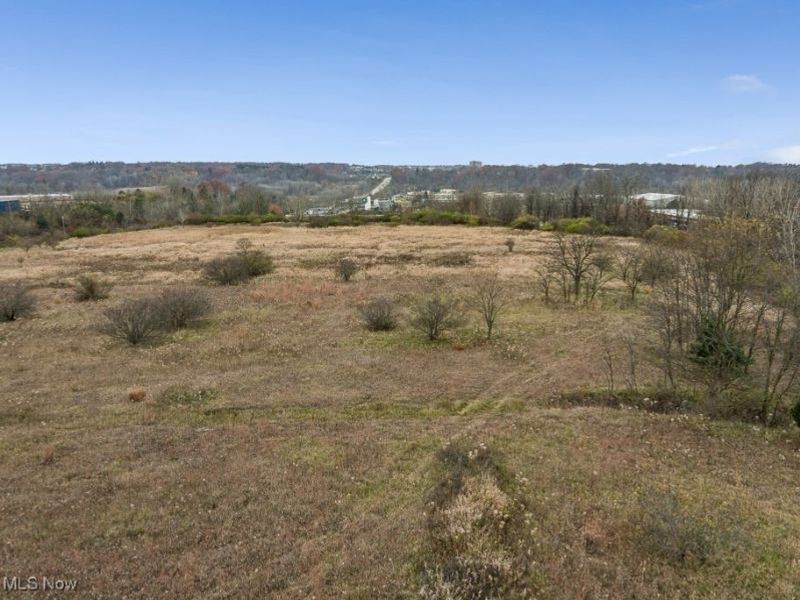 Rockside Road, Valley View, OH 44125 Photo 33