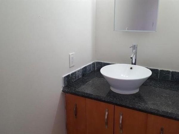 9101 NW 38th Dr, Coral Springs, FL 33065