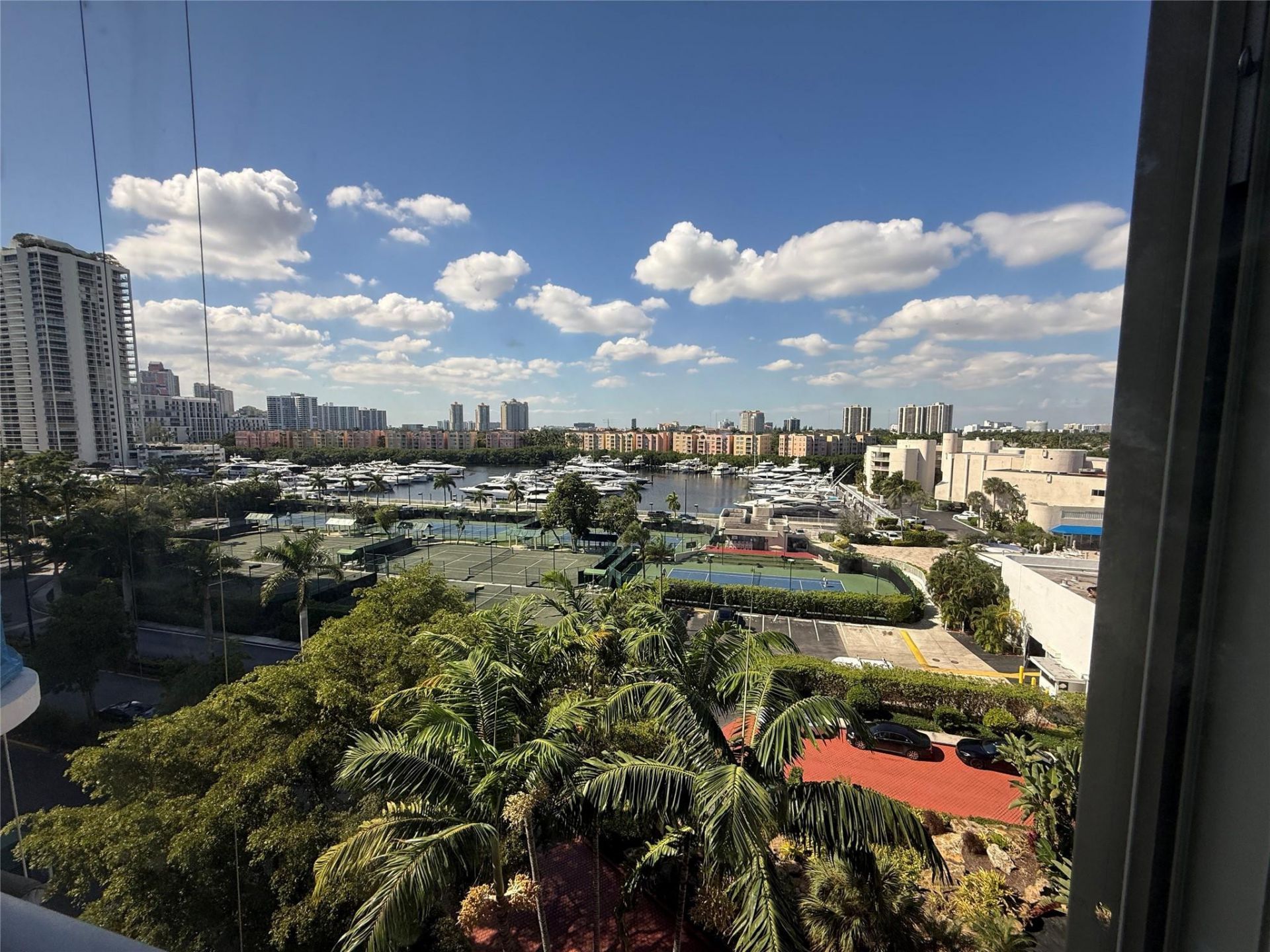 19707 Turnberry Way, Unit 8D, Miami, FL 33180 Photo