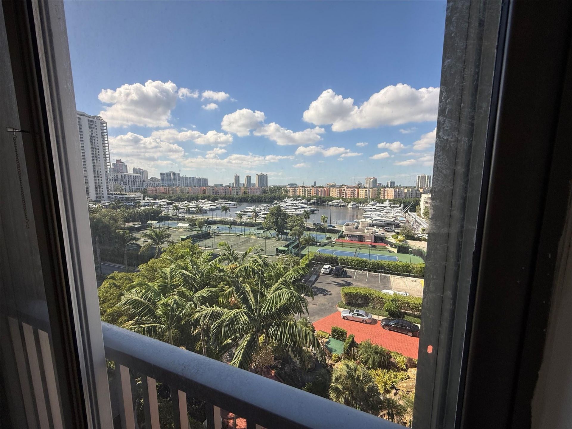 19707 Turnberry Way, Unit 8D, Miami, FL 33180 Photo