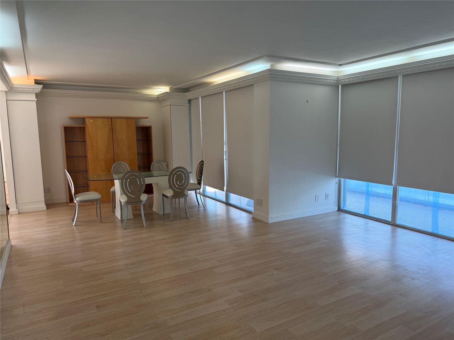 19707 Turnberry Way, Unit 8D, Miami, FL 33180 Photo