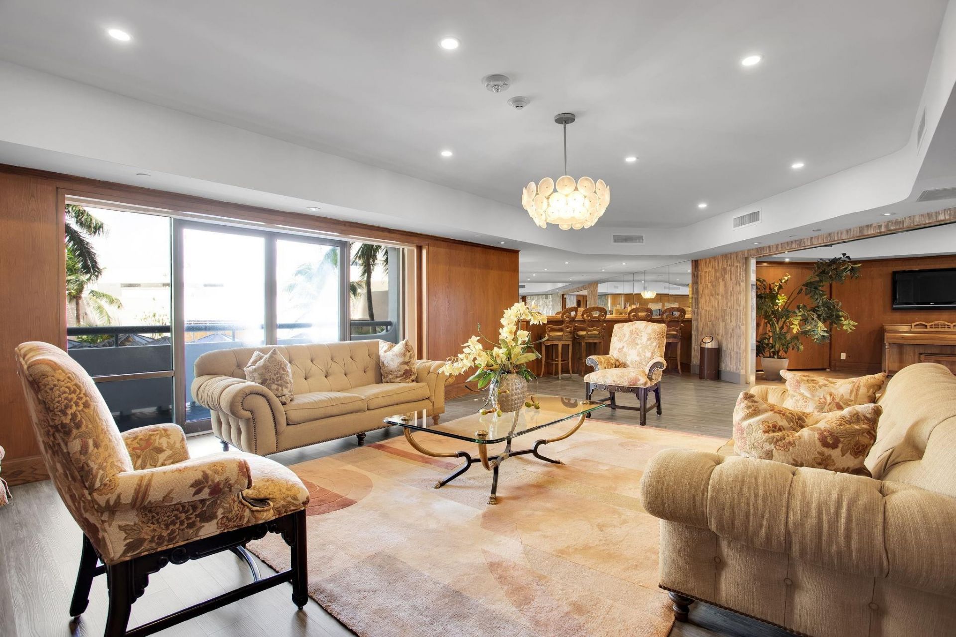 19707 Turnberry Way, Unit 8D, Miami, FL 33180 Photo