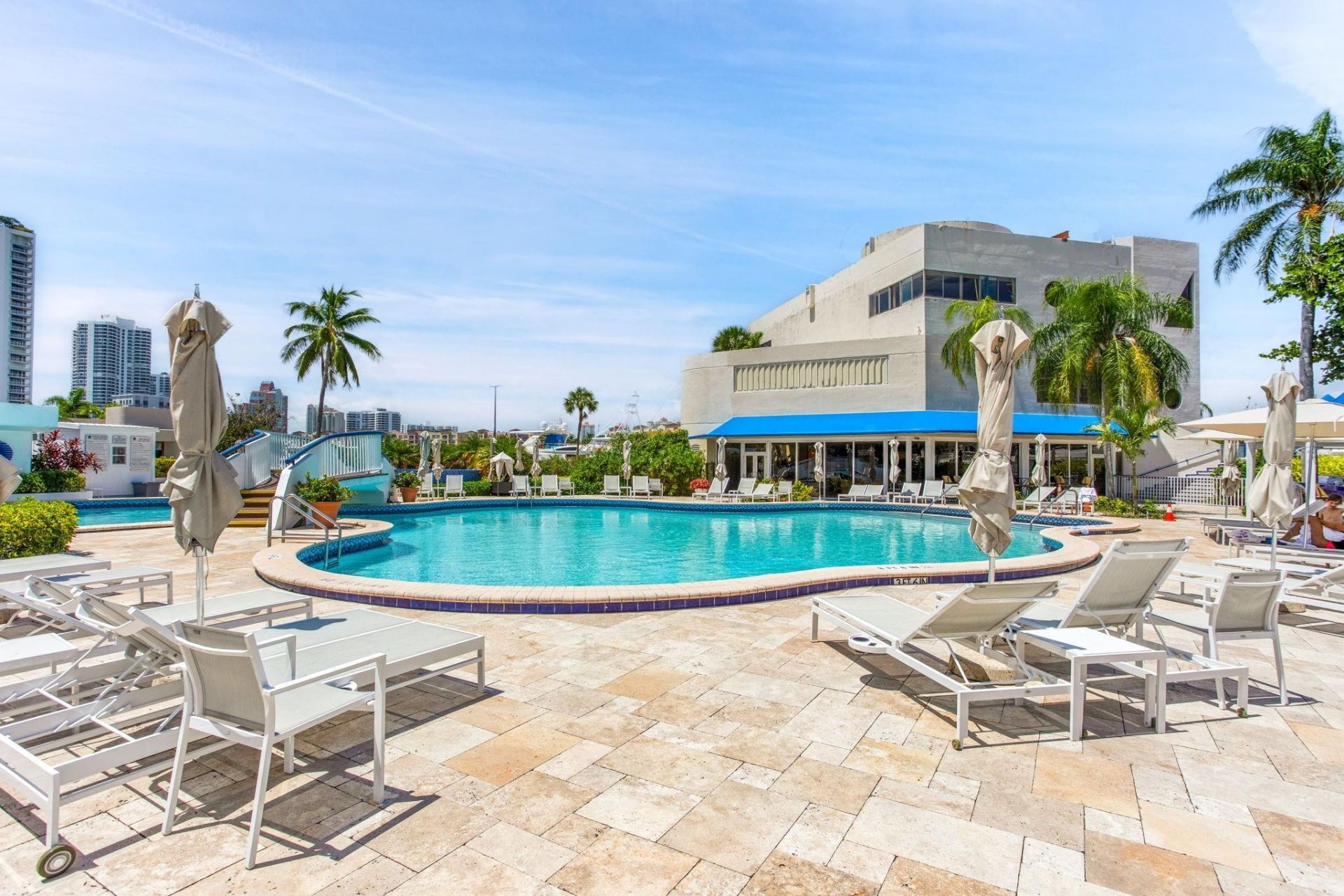 19707 Turnberry Way, Unit 8D, Miami, FL 33180 Photo