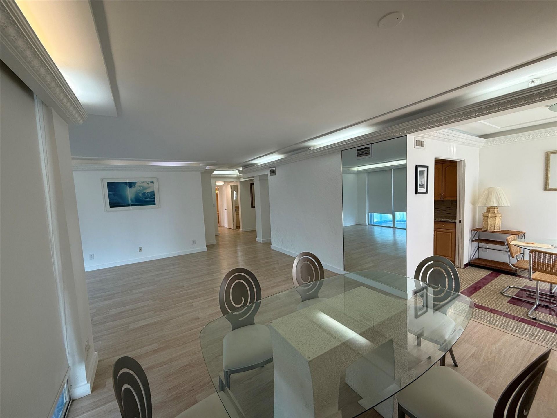 19707 Turnberry Way, Unit 8D, Miami, FL 33180 Photo