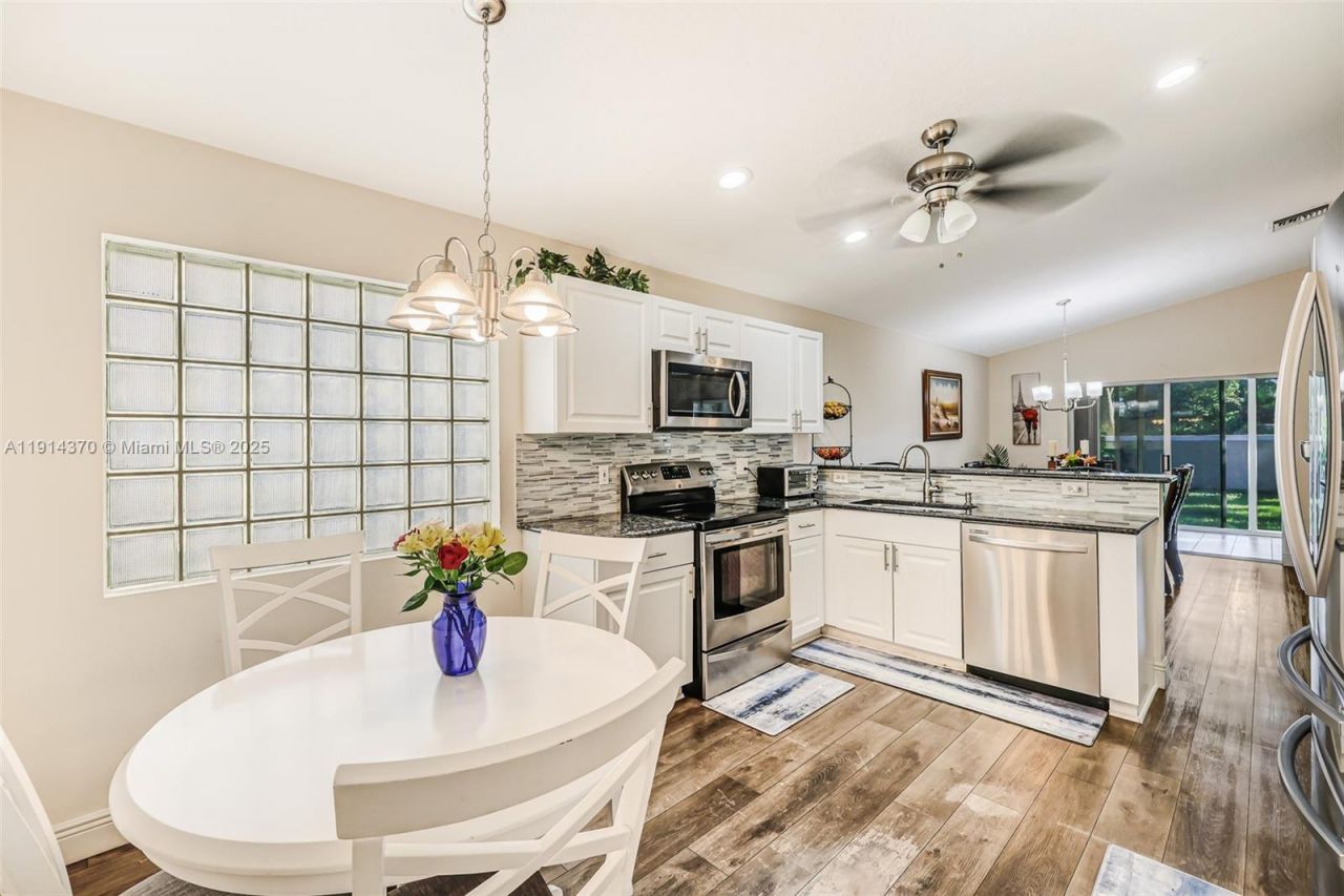 7390 Lugano Dr, Boynton Beach, FL 33437 Photo