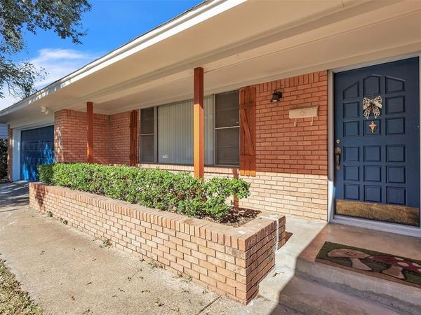 709 Valley View Drive, Arlington, TX 76010