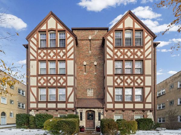 8037 Kenton Avenue, Unit 2S, Skokie, IL 60076