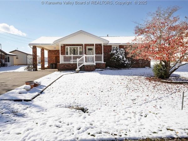 305 Fir Street, Eleanor, WV 25070