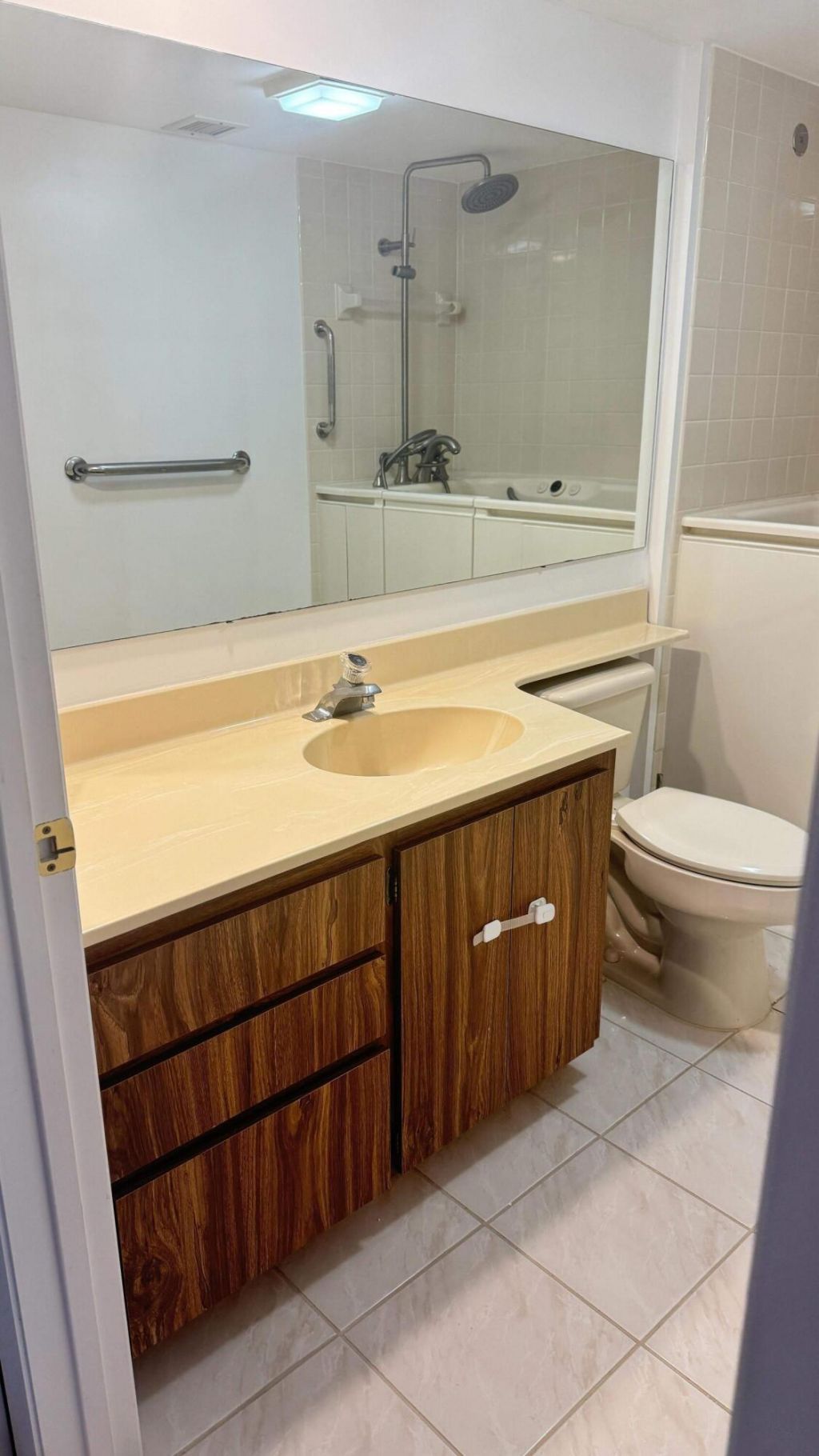 6049 Balboa Circle, Unit 202, Boca Raton, FL 33433 Photo