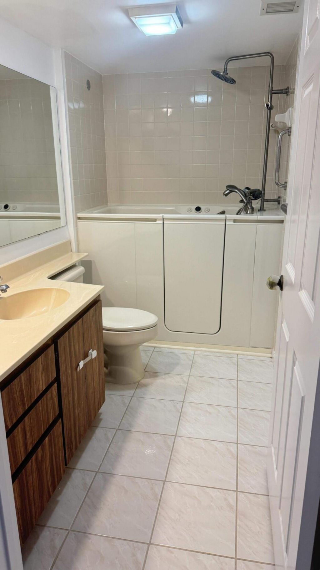 6049 Balboa Circle, Unit 202, Boca Raton, FL 33433 Photo