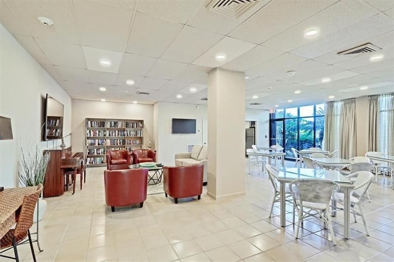 2400 Presidential Way, Unit 502, West Palm Beach, FL 33401 Photo