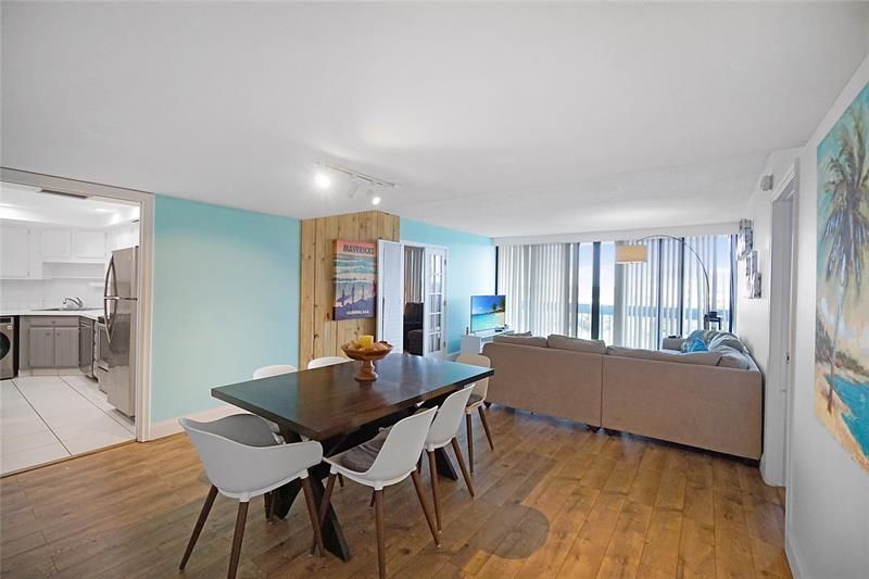 2400 Presidential Way, Unit 502, West Palm Beach, FL 33401 Photo