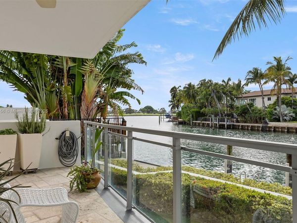 9400 W Bay Harbor Dr, Unit 101, Bay Harbor Islands, FL 33154
