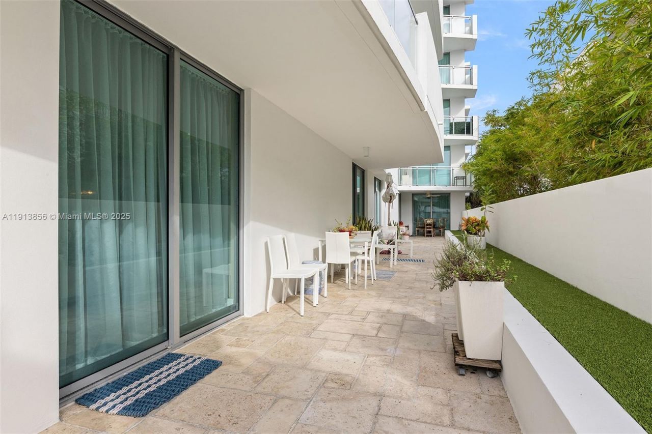 9400 W Bay Harbor Dr, Unit 101, Bay Harbor Islands, FL 33154 Photo