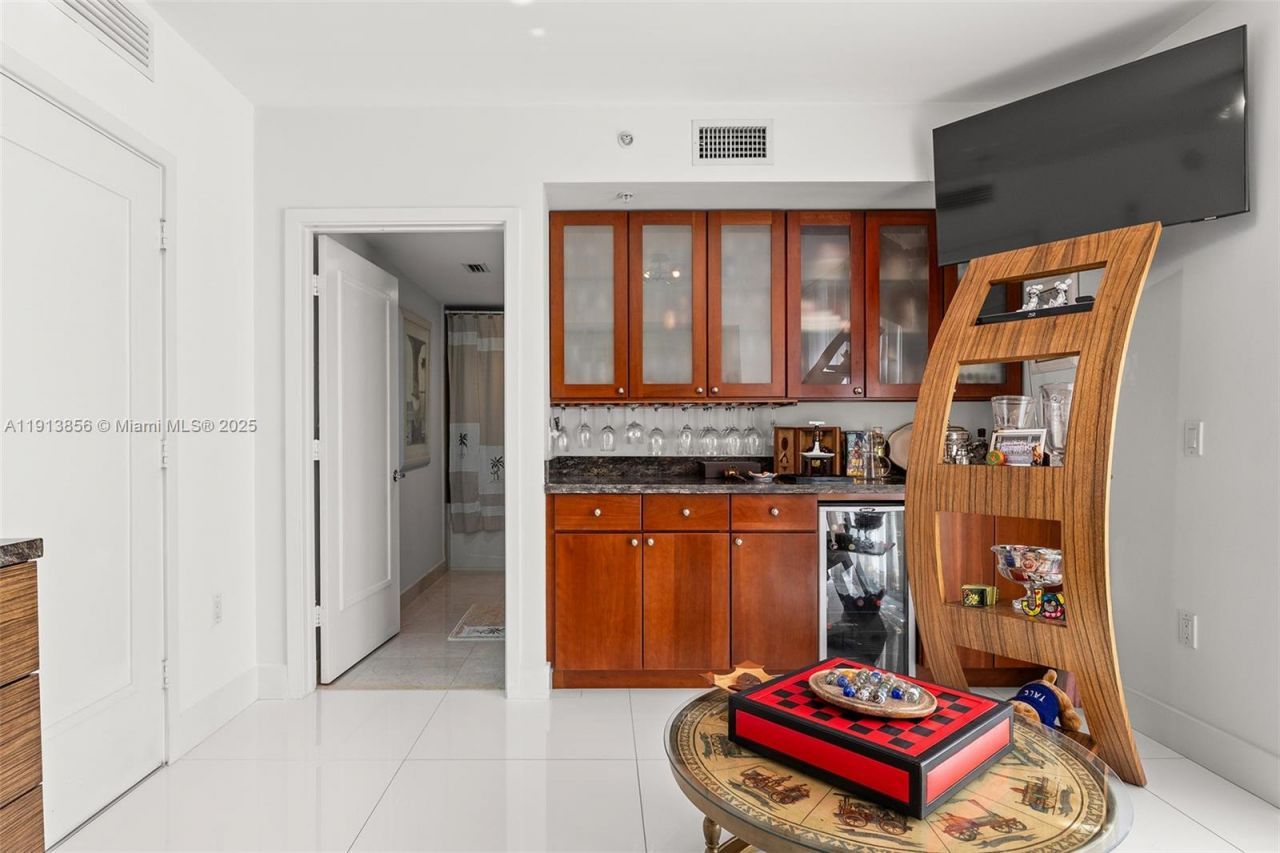 9400 W Bay Harbor Dr, Unit 101, Bay Harbor Islands, FL 33154 Photo