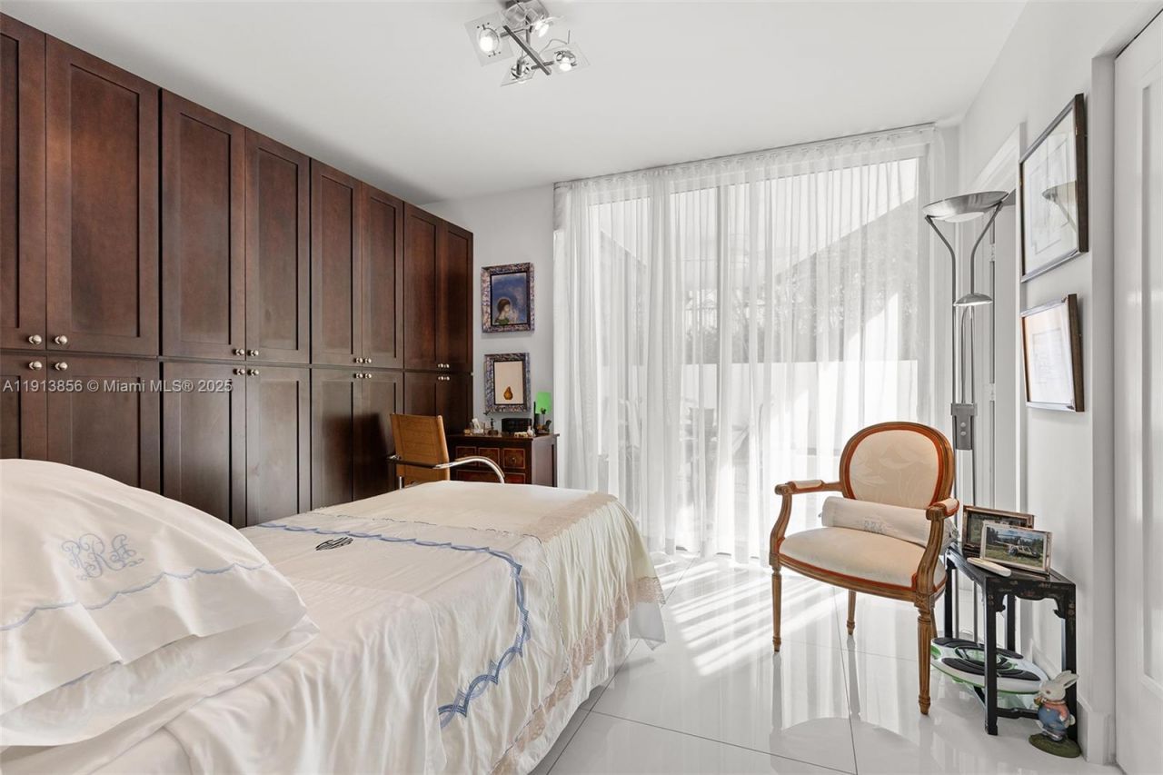 9400 W Bay Harbor Dr, Unit 101, Bay Harbor Islands, FL 33154 Photo